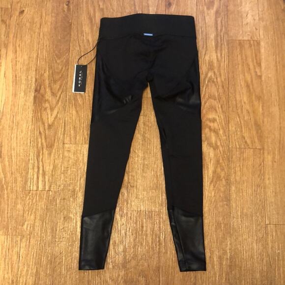 Koral Lustrous Infinity Maternity Legging in Black Size XS - Picture 6 of 14